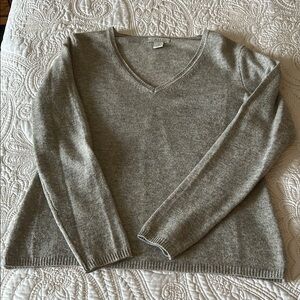 Tweeds grey cashmere sweater. So soft and lightweight.
